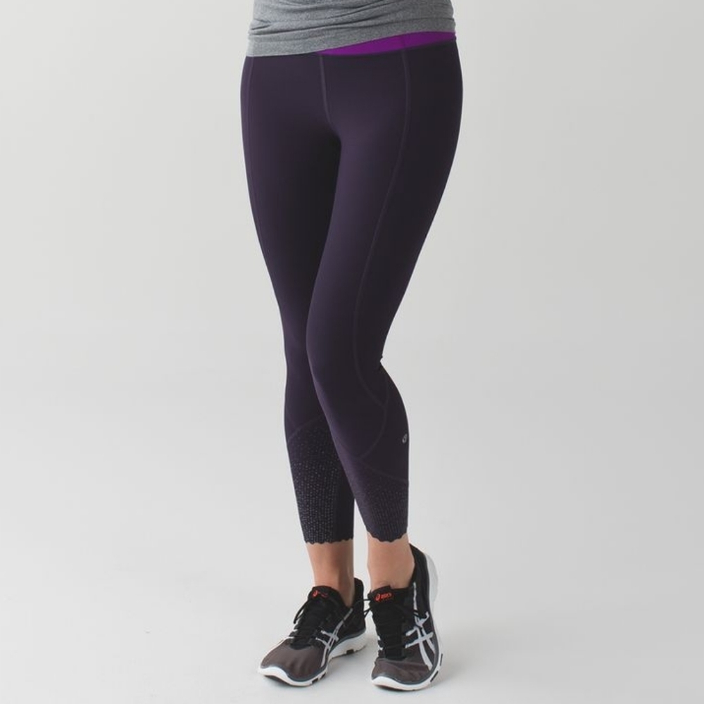 Lululemon Athletica Tight Stuff 7/8 ankle length high rise pink and purple sz 6